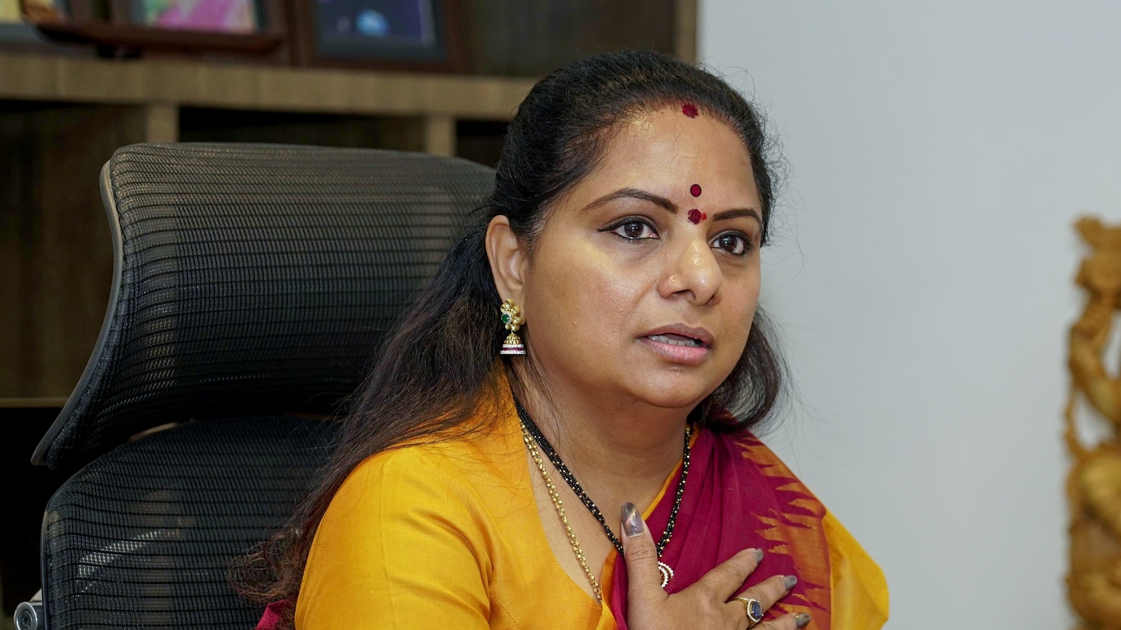 Delhi court allows CBI to question KCR's daughter K Kavitha in excise policy case - Vimarsana News