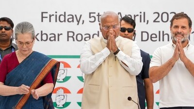 New Delhi: Congress President Mallikarjun Kharge with senior party leaders Sonia Gandhi and Rahul Gandhi during a press conference for the release of the party's manifesto for the Lok Sabha elections, in New Delhi, Friday, April 5, 2024. (PTI Photo/Ravi Choudhary) New Delhi: Congress President Mallikarjun Kharge with senior party leaders Sonia Gandhi and Rahul Gandhi during a press conference for the release of the party's manifesto for the Lok Sabha elections, in New Delhi, Friday, April 5, 2024. (PTI Photo/Ravi Choudhary)