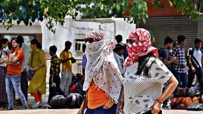 In Delhi, the maximum temperature was 36.4 degrees Celsius, two notches above the seasonal average. (Photo: Sanjeev Verma/HT) In Delhi, the maximum temperature was 36.4 degrees Celsius, two notches above the seasonal average. (Photo: Sanjeev Verma/HT)
