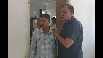 The accused used to hand over fake joining letters and had even deposited a salary of one month in the bank accounts of 11 victims to win their confidence. (Sant Arora/HT) The accused used to hand over fake joining letters and had even deposited a salary of one month in the bank accounts of 11 victims to win their confidence. (Sant Arora/HT)