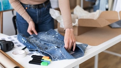 Upcycling emerges as a sustainable trend in the fashion industry, offering a creative remedy to mitigate waste. (Freepik) Upcycling emerges as a sustainable trend in the fashion industry, offering a creative remedy to mitigate waste. (Freepik)