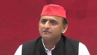 Akhilesh will meet Mukhtar’s brothers Sibgatullah Ansari who is a former SP MLA, sitting BSP MP from Ghazipur Lok Sabha seat Afzal Ansari who is contesting the 2024 Lok Sabha election on SP ticket, Mukhtar’s nephew and SP’s Mohammadabad MLA Suhaib Ansari, son Omar Ansari and other members of the family. (HT FILE)