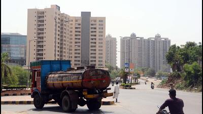 In the outskirts of Pune, areas like Sus Road, Hadapsar, Wagholi, Undri, Vimanagar, and Lohegaon the residents are asked to pay around ₹300 to ₹400. In the city area, they charge around ₹100 to ₹200. (REPRESENTATIVE PHOTO) In the outskirts of Pune, areas like Sus Road, Hadapsar, Wagholi, Undri, Vimanagar, and Lohegaon the residents are asked to pay around ₹300 to ₹400. In the city area, they charge around ₹100 to ₹200. (REPRESENTATIVE PHOTO)