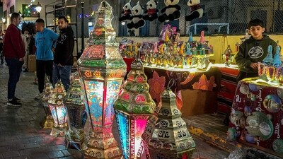 Lanterns: Hang beautiful lanterns in your living room, dining room, or outdoor space to create a warm and welcoming atmosphere. (AFP) Lanterns: Hang beautiful lanterns in your living room, dining room, or outdoor space to create a warm and welcoming atmosphere. (AFP)