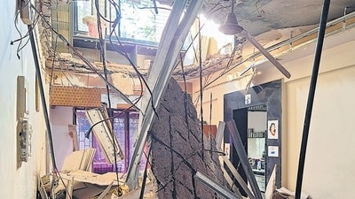 Navi Mumbai, India - April 5, 2024:Slab of 2nd floor collapse on first floor at Sudama CHS, sector-29, Vashi, in Navi Mumbai, India, on Friday, April 5, 2024. (Photo by Bachchan Kumar/ HT PHOTO) (HT PHOTO) Navi Mumbai, India - April 5, 2024:Slab of 2nd floor collapse on first floor at Sudama CHS, sector-29, Vashi, in Navi Mumbai, India, on Friday, April 5, 2024. (Photo by Bachchan Kumar/ HT PHOTO) (HT PHOTO)