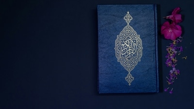Islamic Art: Gift Islamic art, such as calligraphy or paintings, to add a touch of spirituality and beauty to their home. (Unsplash) Islamic Art: Gift Islamic art, such as calligraphy or paintings, to add a touch of spirituality and beauty to their home. (Unsplash)