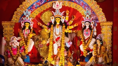 Pandals in Kolkata start getting crowded way before the actual puja commences. People from nearby places visit the city several days prior to the festival just to look at the intriguing idols of Maa Durga and the themed pandal decorations. (Pexels) Pandals in Kolkata start getting crowded way before the actual puja commences. People from nearby places visit the city several days prior to the festival just to look at the intriguing idols of Maa Durga and the themed pandal decorations. (Pexels)
