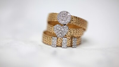 Jewellery: Consider gifting high-quality jewellery, such as gold or silver earrings, necklaces, or bracelets, to add a touch of elegance to their Eid attire. (Unsplash) Jewellery: Consider gifting high-quality jewellery, such as gold or silver earrings, necklaces, or bracelets, to add a touch of elegance to their Eid attire. (Unsplash)