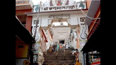 Priests of Hanuman Garhi are endorsing the district administration’s move and assert that the railings have streamlined the movement of devotees. (Sourced) Priests of Hanuman Garhi are endorsing the district administration’s move and assert that the railings have streamlined the movement of devotees. (Sourced)