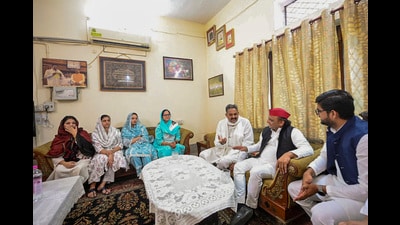 Samajwadi Party chief Akhilesh Yadav meets family members of late gangster-turned-politician Mukhtar Ansari at the latter's residence, in Ghazipur, Sunday (PTI) Samajwadi Party chief Akhilesh Yadav meets family members of late gangster-turned-politician Mukhtar Ansari at the latter's residence, in Ghazipur, Sunday (PTI)