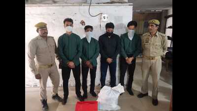 The suspects have been booked under sections of cheating and forgery of documents of Indian Penal Code and under relevant sections of the Excise Act. (HT Photo) The suspects have been booked under sections of cheating and forgery of documents of Indian Penal Code and under relevant sections of the Excise Act. (HT Photo)