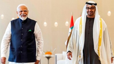UAE President Sheikh Mohamed bin Zayed al-Nahyan (R) walking with India's Prime Minister Narendra Modi. (AFP) UAE President Sheikh Mohamed bin Zayed al-Nahyan (R) walking with India's Prime Minister Narendra Modi. (AFP)