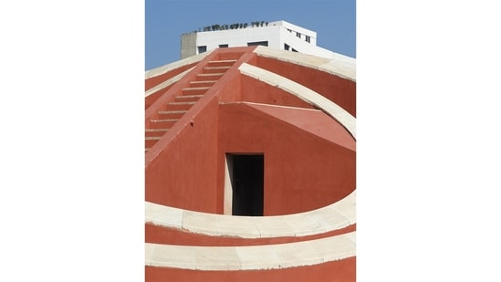 Reimagining the continuation of objects that stood still and separate for centuries, photography provides a sustained gaze at the unintended and unclaimed visual spaces of seemingly disparate structures, offering a transient new view of Jantar Mantar.(Nikola Olić )