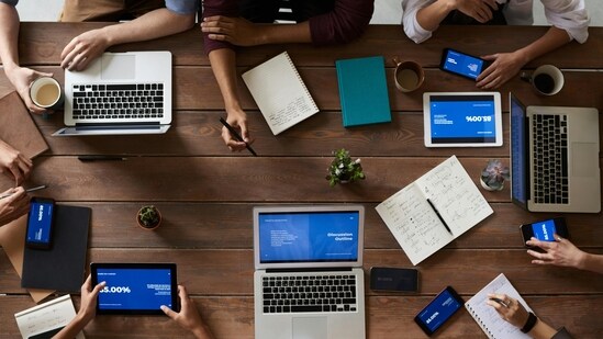 Otter.AI, Rev.AI to Notta, take a brief look at these 5 transcription tools.