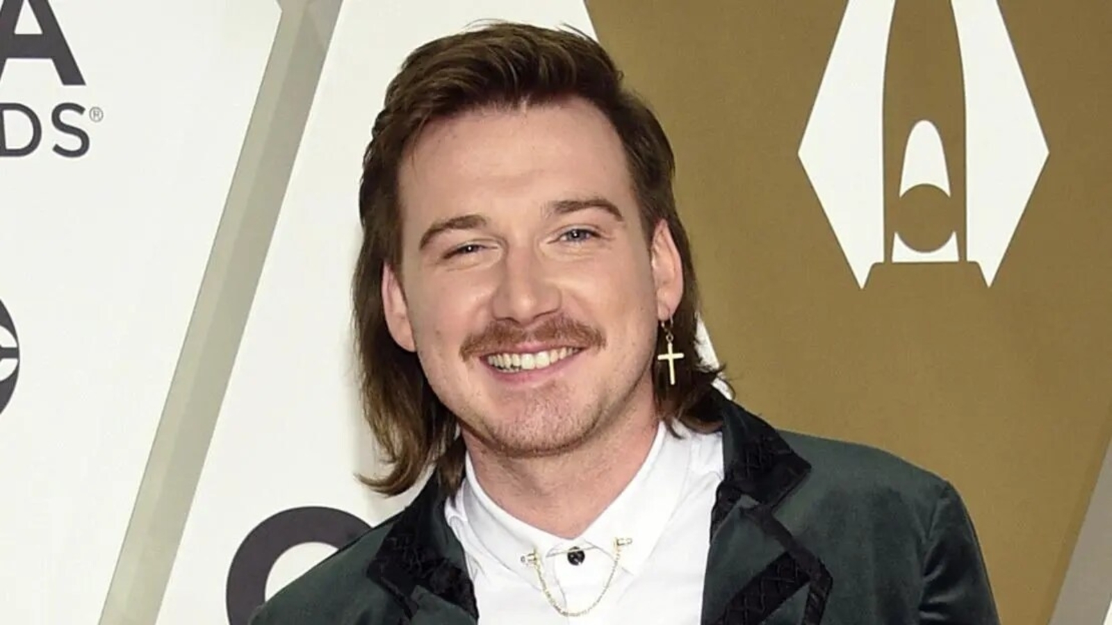 Country star Morgan Wallen held after allegedly throwing chair from Nashville Bar's rooftop - Vimarsana News