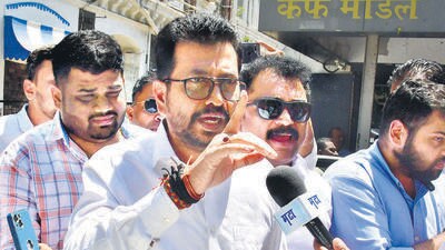 Mumbai, India – April 08, 2024: Shiv Sena (UBT) leader Amol Kirtikar arrived at the Enforcement Directorate office (ED) in connection with the Covid-19 Khichdi scam case, in Mumbai, India, on Monday, April 08, 2024. (Photo by Bhushan Koyande/HT Photo)