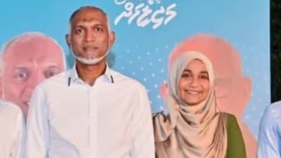 Suspended deputy minister Mariyam Shiuna (right) with President Mohamed Muizzu (X/@shiuna_m) Suspended deputy minister Mariyam Shiuna (right) with President Mohamed Muizzu (X/@shiuna_m)