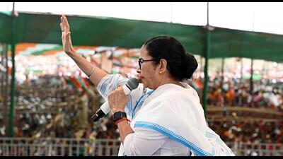 West Bengal chief minister Mamata Banerjee at a rally in Purulia. (ANI) West Bengal chief minister Mamata Banerjee at a rally in Purulia. (ANI)