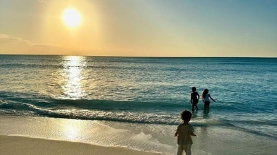 Khloe Kardashian shared a picture of the beach where she enjoyed a sunset with her kids, Tatum, who is of 19 months, and True 5, along with one of her nieces. Khloe Kardashian shared a picture of the beach where she enjoyed a sunset with her kids, Tatum, who is of 19 months, and True 5, along with one of her nieces.
