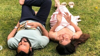 Saif and Kareena share a peaceful moment during one summer in London. Saif and Kareena share a peaceful moment during one summer in London.