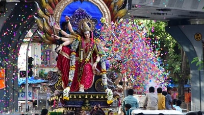 Chaitra Navratri 2024: Devotees transport an idol of Goddess Durga to a community pandal at Lalbaug in Mumbai. (PTI) Chaitra Navratri 2024: Devotees transport an idol of Goddess Durga to a community pandal at Lalbaug in Mumbai. (PTI)