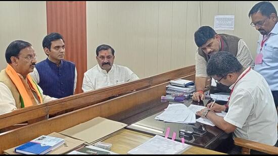 The stage is set for a triangular fight in the Gautam Budh Nagar seat between Bharatiya Janata Party (BJP), Samajwadi Party (SP), and Bahujan Samaj Party (BSP). (HT Photo)