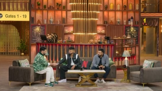 Shreyas Iyer (centre) on Kapil Sharma's new show with Rohit Sharma (right). (Screengrab)