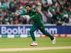 Pakistan's Mohammad Amir celebrates taking the wicket of New Zealand's Martin Guptill 