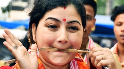 Assamese actor Gayatri Mahanta plays a traditional musical instrument during the inauguration of the 'Bor Asom' exhibition organized ahead of the Rongali Bihu celebration in Guwahati. (ANI) Assamese actor Gayatri Mahanta plays a traditional musical instrument during the inauguration of the 'Bor Asom' exhibition organized ahead of the Rongali Bihu celebration in Guwahati. (ANI)