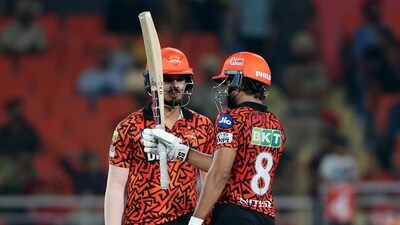 The power play yielded only 40 runs for the loss of three wickets as PBKS dominated the visitors, forcing SRH to alter their plans and send Rahul Tripathi as the impact sub. Tripathi replaced Head. Tripathi (11 off 14 balls) and Heinrich Klaasen (9 in 9 balls) failed to get going to leave SRH tottering at 100 for five in the beginning of the 14th over. The onus was then on Reddy to bail the team out, and the youngster did that with aplomb and picked 22 runs of a Harpreet Brar over to lift his side, while adding 50 runs in quick time with Samad. (ANI) The power play yielded only 40 runs for the loss of three wickets as PBKS dominated the visitors, forcing SRH to alter their plans and send Rahul Tripathi as the impact sub. Tripathi replaced Head. Tripathi (11 off 14 balls) and Heinrich Klaasen (9 in 9 balls) failed to get going to leave SRH tottering at 100 for five in the beginning of the 14th over. The onus was then on Reddy to bail the team out, and the youngster did that with aplomb and picked 22 runs of a Harpreet Brar over to lift his side, while adding 50 runs in quick time with Samad. (ANI)