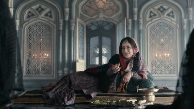Manisha Koirala in a still from Heeramandi trailer. Manisha Koirala in a still from Heeramandi trailer.