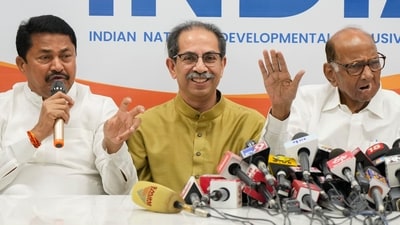 Mumbai: Shiv Sena (UBT) chief Uddhav Thackeray, Maharashtra Congress President Nana Patole and NCP (SP) chief Sharad Pawar during a Maha Vikas Aghadi (MVA) press conference, in Mumbai, Tuesday, April 9, 2024. (PTI Photo/Shashank Parade)(PTI04_09_2024_RPT065B) (PTI) Mumbai: Shiv Sena (UBT) chief Uddhav Thackeray, Maharashtra Congress President Nana Patole and NCP (SP) chief Sharad Pawar during a Maha Vikas Aghadi (MVA) press conference, in Mumbai, Tuesday, April 9, 2024. (PTI Photo/Shashank Parade)(PTI04_09_2024_RPT065B) (PTI)