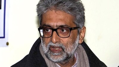 Supreme Court said Navlakha must pay some amount as the order of house arrest was passed upon his plea and an assurance to pay for the security fees associated with his house arrest (HT) Supreme Court said Navlakha must pay some amount as the order of house arrest was passed upon his plea and an assurance to pay for the security fees associated with his house arrest (HT)