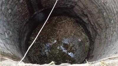 Video grab of the well. Five of six persons feared drowned as they jumped into well having slurry consisting of water mixed with animal waste to rescue cat that had fallen at farm in Ahmednagar district. (HT)