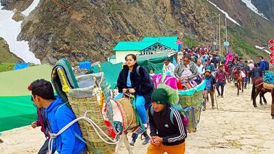 Devotees going to Kedarnath Temple as part of their Char Dham Yatra in Rudraprayag. (ANI File Photo) Devotees going to Kedarnath Temple as part of their Char Dham Yatra in Rudraprayag. (ANI File Photo)