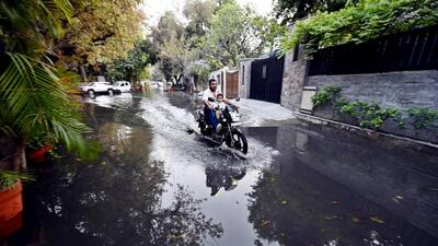 Sewage water floods a road in Maharani Bagh on April 3. (Sanjeev Verma/HT Photo) Sewage water floods a road in Maharani Bagh on April 3. (Sanjeev Verma/HT Photo)