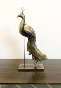 A peacock-inspired centrepiece