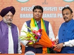 Union minister and BJP leader Hardeep Singh Puri and BJP national general secretary Vinod Tawde welcome former Congress leader Rohan Gupta as he joins BJP in New Delhi on Thursday. Union minister and BJP leader Hardeep Singh Puri and BJP national general secretary Vinod Tawde welcome former Congress leader Rohan Gupta as he joins BJP in New Delhi on Thursday.