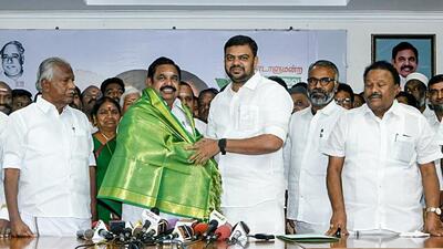 AIADMK general secretary Edappadi K. Palaniswami with SDPI Tamil Nadu president Nellie Mubarak in Chennai. (Photo from X) AIADMK general secretary Edappadi K. Palaniswami with SDPI Tamil Nadu president Nellie Mubarak in Chennai. (Photo from X)