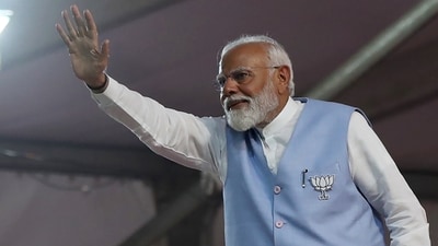 Prime Minister Narendra Modi greets the gathering in Nagpur on Wednesday. (ANI) Prime Minister Narendra Modi greets the gathering in Nagpur on Wednesday. (ANI)
