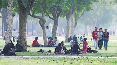 Delhi recorded its hottest day of the season at 39.1°C on Wednesday, as the summer began taking hold. (Vipin Kumar/ HT Photo) Delhi recorded its hottest day of the season at 39.1°C on Wednesday, as the summer began taking hold. (Vipin Kumar/ HT Photo)