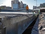 Mumbai, India - Feb. 23, 2024: The BMC has said that it is appoiting VJTI and IIT to figure out a solution to connect Barfiwala flyover with the Gokhale Bridge. There is nearly two meters of gap between the two currently. in Mumbai, India, on Friday, February 23, 2024. (Photo by Satish Bate/ Hindustan Times) (Hindustan Times) Mumbai, India - Feb. 23, 2024: The BMC has said that it is appoiting VJTI and IIT to figure out a solution to connect Barfiwala flyover with the Gokhale Bridge. There is nearly two meters of gap between the two currently. in Mumbai, India, on Friday, February 23, 2024. (Photo by Satish Bate/ Hindustan Times) (Hindustan Times)