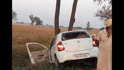 Four persons, including three of a family, were killed when a car in which they were travelling crashed into a tree in Muktsar district on Friday morning. (HT Photo)