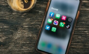 A woman's post about a scammer telling her that her husband is gay has gone viral. (Unsplash/Nathan Dumlao) A woman's post about a scammer telling her that her husband is gay has gone viral. (Unsplash/Nathan Dumlao)