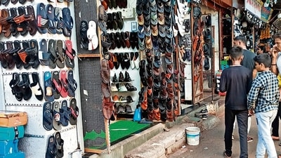 Mumbai, India - April 9, 2024: Shoes market out side the Kurla station west in Mumbai, India, on Tuesday, April 9, 2024. (Photo by Satish Bate/ Hindustan Times) (Hindustan Times) Mumbai, India - April 9, 2024: Shoes market out side the Kurla station west in Mumbai, India, on Tuesday, April 9, 2024. (Photo by Satish Bate/ Hindustan Times) (Hindustan Times)