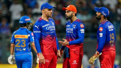 Royal Challengers Bengaluru's Virat Kohli, Faf du Plessis and Dinesh Karthik during the IPL 2024 match vs Mumbai Indians. (PTI) Royal Challengers Bengaluru's Virat Kohli, Faf du Plessis and Dinesh Karthik during the IPL 2024 match vs Mumbai Indians. (PTI)
