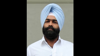 Shiromani Akali Dal (SAD) leader Parambans Singh Romana on Friday asked chief minister Bhagwant Mann to make public the “underhand deal he had arrived at with Congress leader Sukhpal Singh Khaira by agreeing not to prosecute him” and alleged that the Aam Aadmi Party (AAP), Congress and the BJP were forging a joint alliance against the Akali Dal. (File Photo)