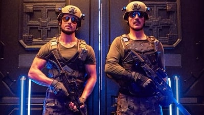 Bade Miyan Chote Miyan box office collection day 1: Tiger Shroff and Akshay Kumar in a still from the Eid release Bade Miyan Chote Miyan box office collection day 1: Tiger Shroff and Akshay Kumar in a still from the Eid release