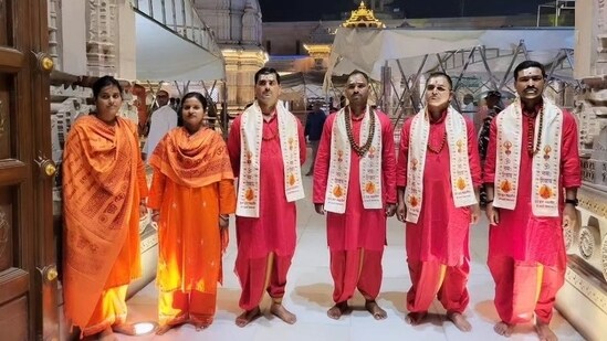 Former Uttar Pradesh CM and Samajwadi Party chief Akhilesh Yadav has slammed the state government for deploying police officials dressed like pujaris in the Kashi Vishwanath Temple in Varanasi. (X(formerly Twitter))
