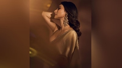 Mouni's stunning saree was sourced from clothing brand Sawan Gandhi, while her beautiful snaps were captured by celebrity photographer Aman Nagoshe. We can't wait to see what the diva's next look will be. (Instagram/@imouniroy) Mouni's stunning saree was sourced from clothing brand Sawan Gandhi, while her beautiful snaps were captured by celebrity photographer Aman Nagoshe. We can't wait to see what the diva's next look will be. (Instagram/@imouniroy)